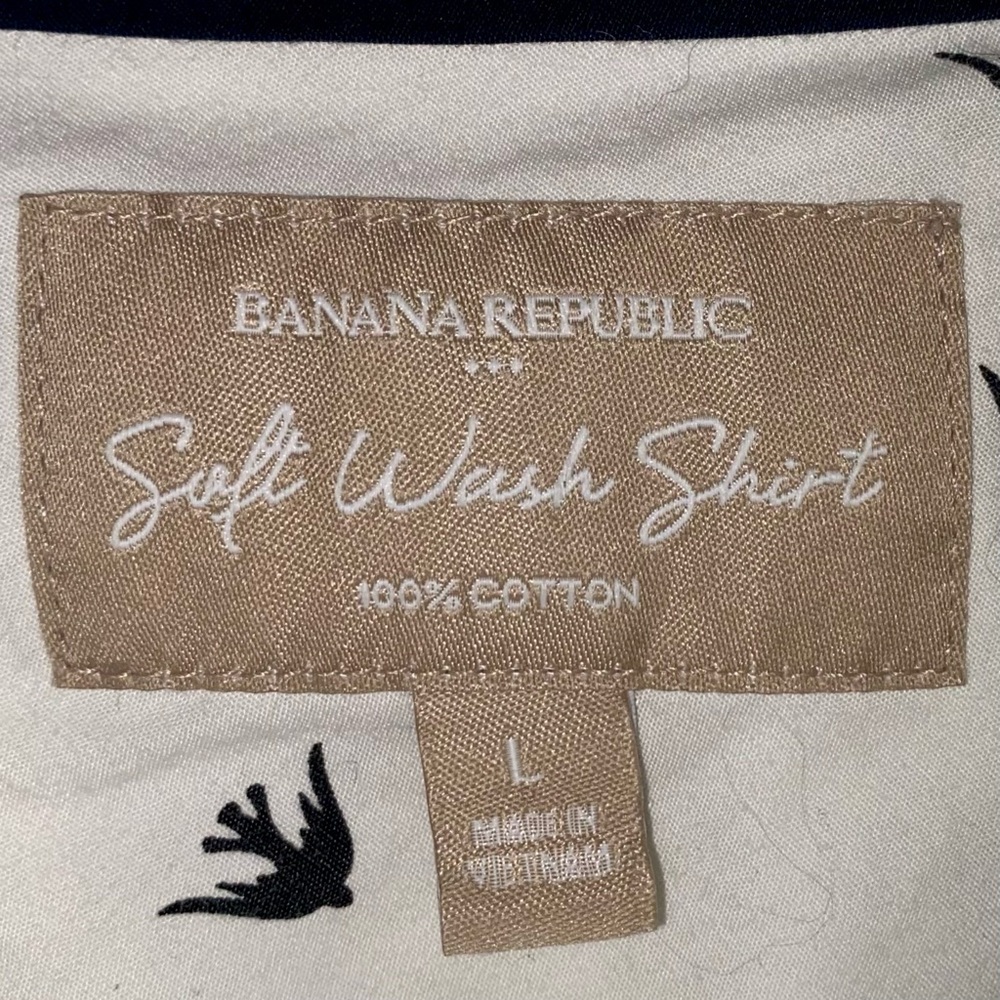 Banana Republic Women’s Long Sleeve Soft Wash Shirt Cotton White w/ Birds Large